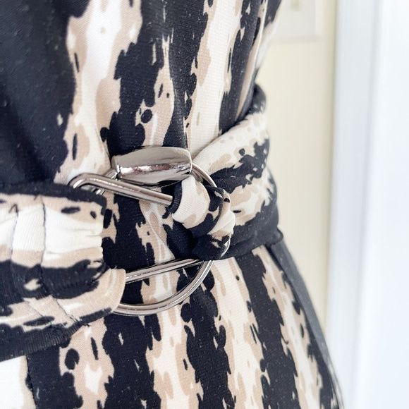 Dana Buchman Size XS Black Tan Beige Slashed Design Blouse Belted Dress - Picture 5 of 9